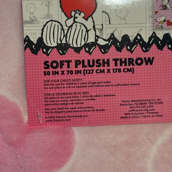 Peanuts Snoopy Charlie Brown Linus Valentines Day Pink Throw Blanket NWT 50x70 - Picture 4 of 6
